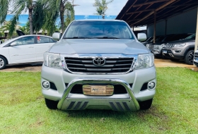 TOYOTA Hilux CD SR 4x2