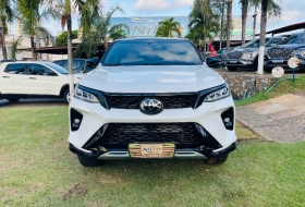 TOYOTA Hilux SW4 Diamond