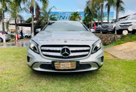 MERCEDES-BENZ GLA Advance