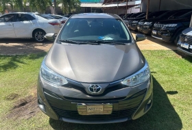 TOYOTA Yaris Xs Connect Sedan