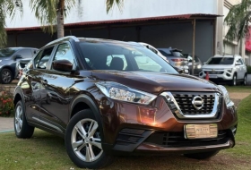 NISSAN Kicks S