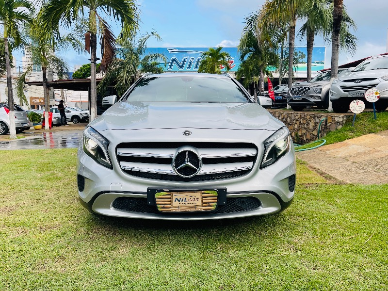 MERCEDES-BENZ GLA Advance