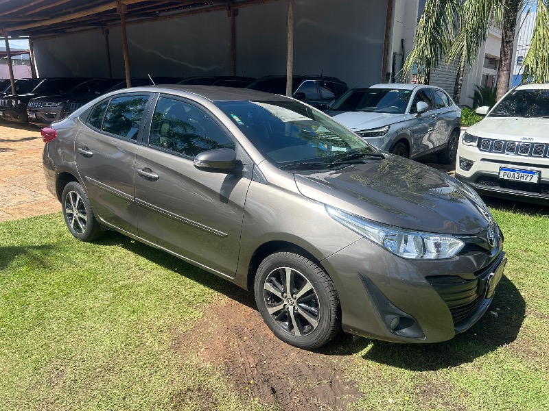 TOYOTA Yaris Xs Connect Sedan