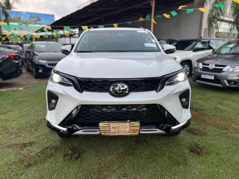 TOYOTA Hilux SW4 Diamond
